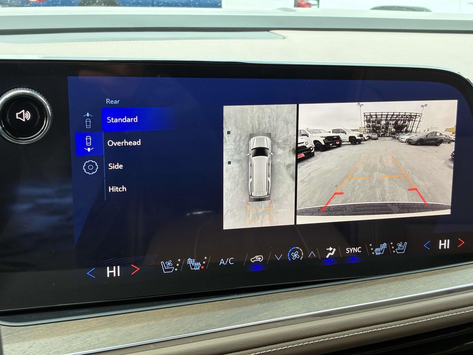 2025 Chevrolet Suburban Vehicle Photo in LOS ANGELES, CA 90007-3794