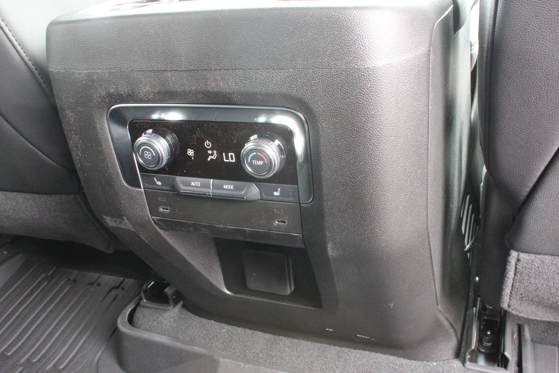 2025 GMC Yukon XL Vehicle Photo in AURORA, CO 80012-4011