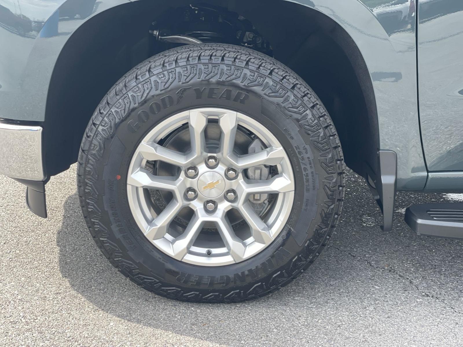 2025 Chevrolet Silverado 1500 Vehicle Photo in BENTONVILLE, AR 72712-4322