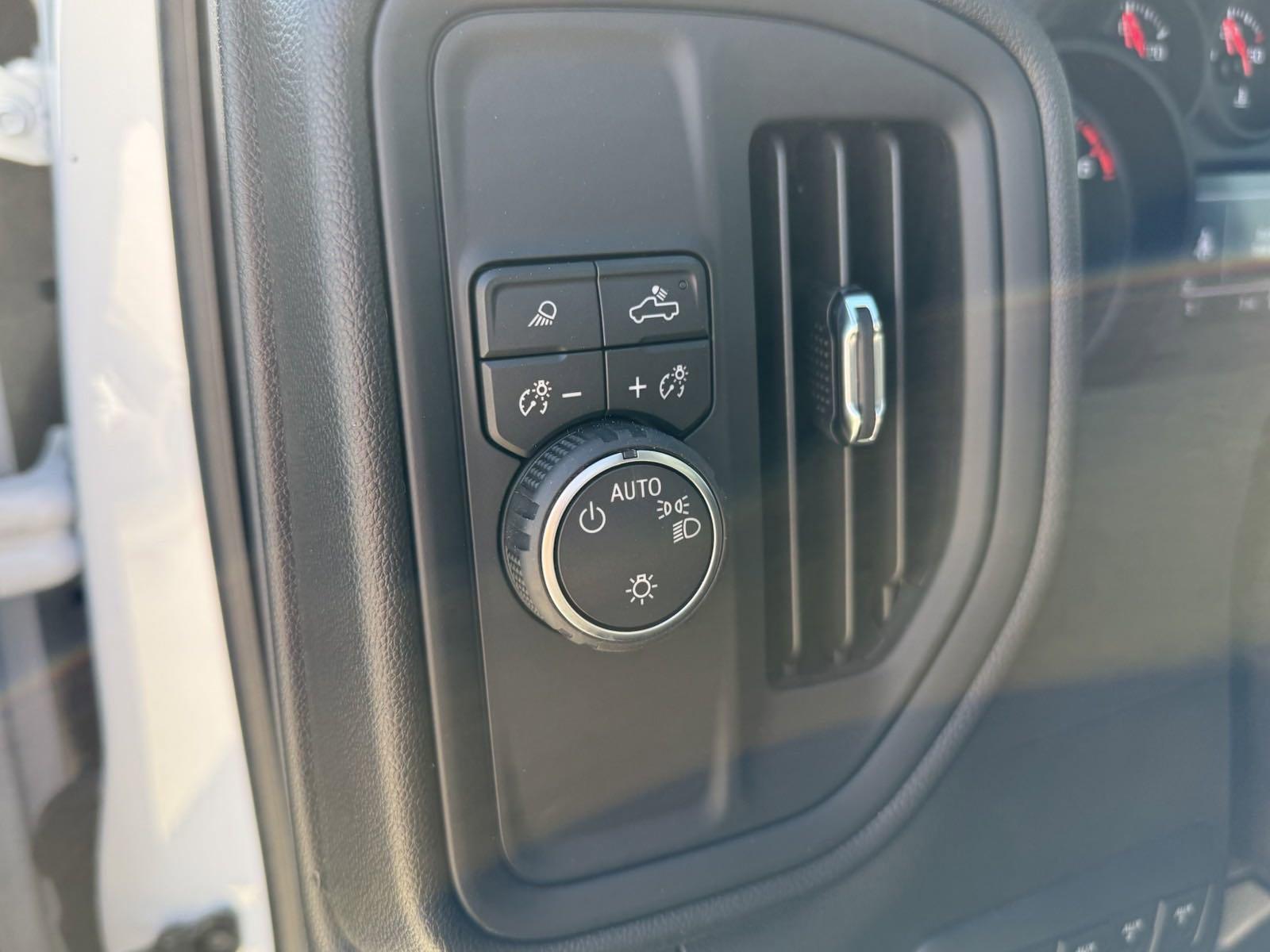 2025 Chevrolet Silverado 3500 HD Vehicle Photo in GEORGETOWN, TX 78626-7508