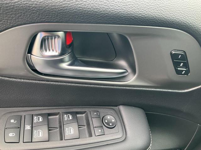 2025 Chrysler Pacifica Vehicle Photo in Kaukauna, WI 54130