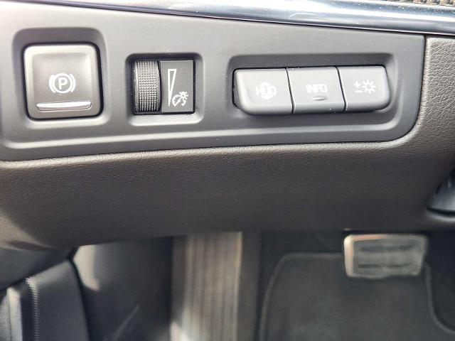 2022 Cadillac XT5 Vehicle Photo in DENTON, TX 76210-9321