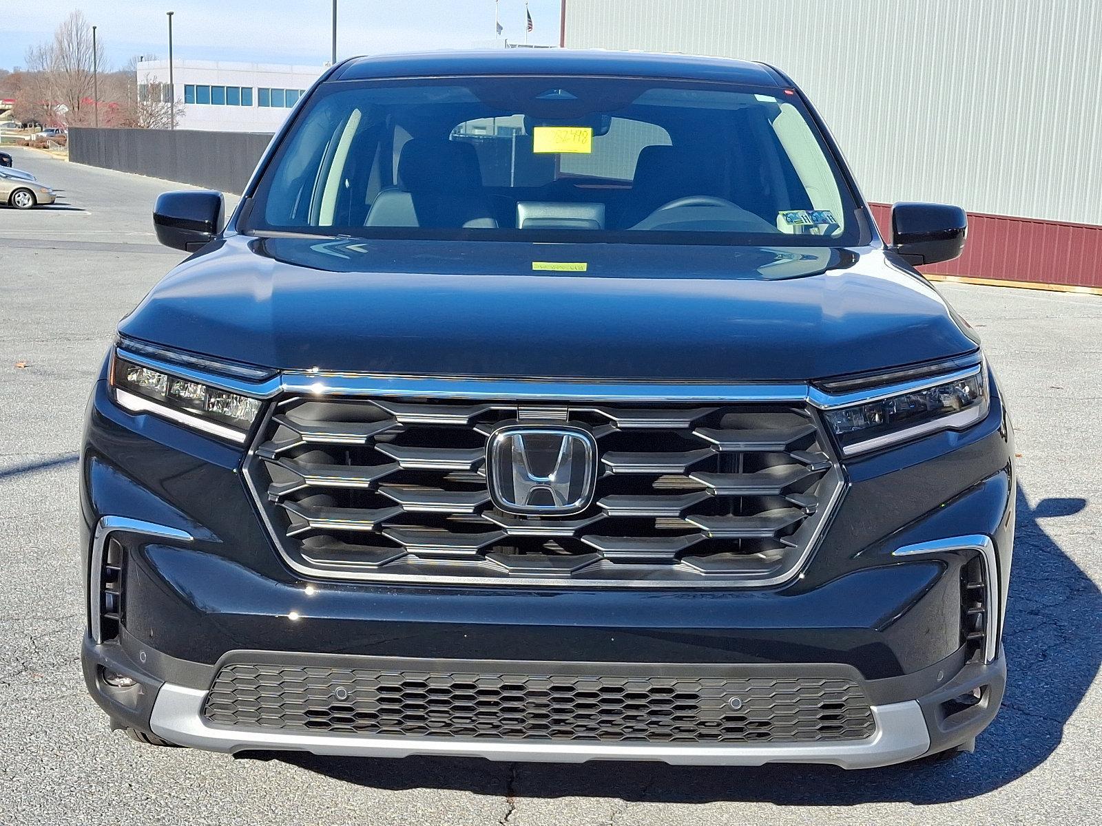 2025 Honda Pilot Vehicle Photo in Harrisburg, PA 17111