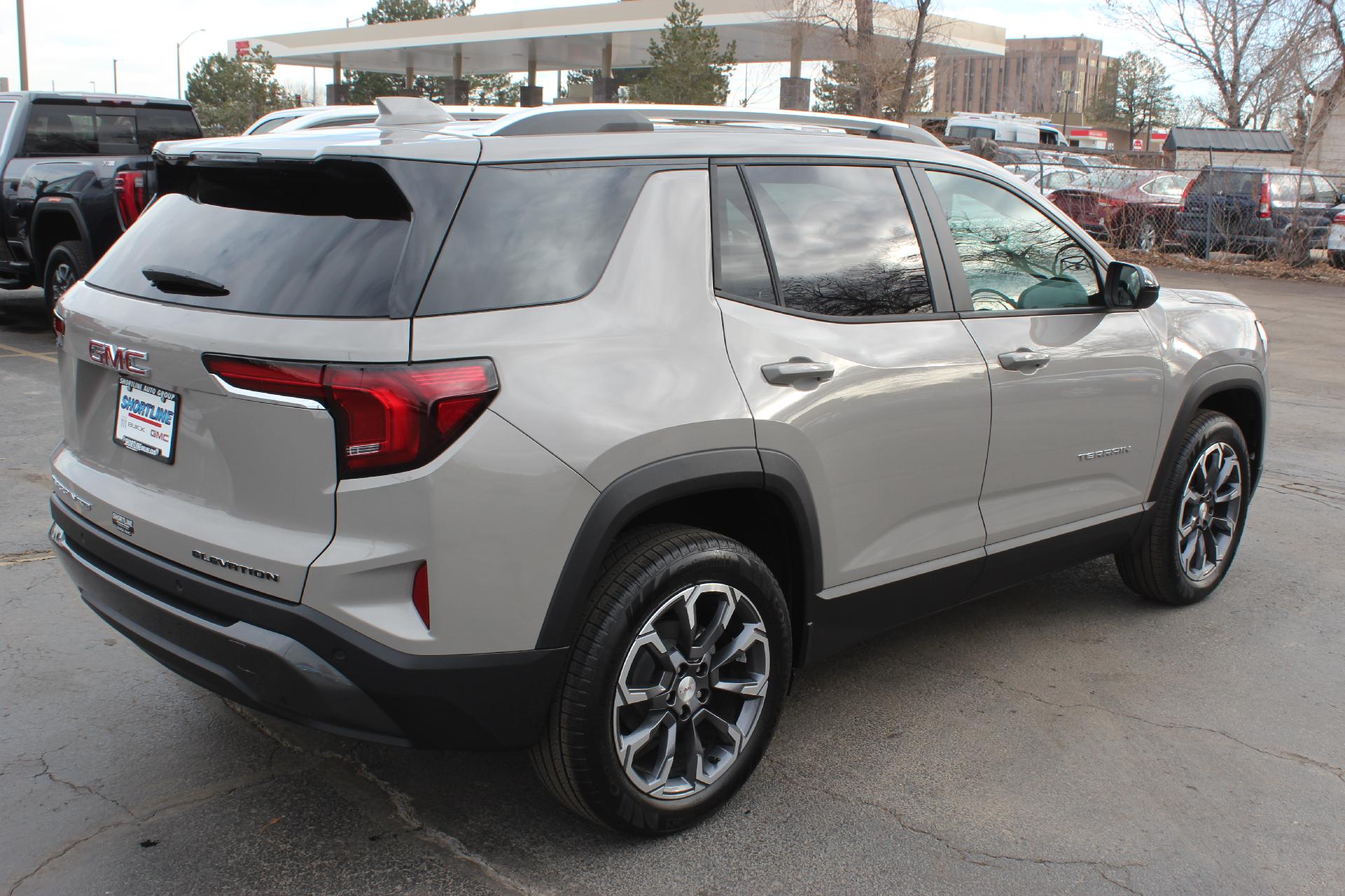 2025 GMC Terrain Vehicle Photo in AURORA, CO 80012-4011