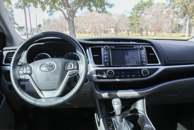 2019 Toyota Highlander Vehicle Photo in HOUSTON, TX 77090