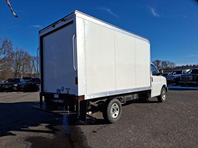 2025 GMC Savana Cutaway 3500 Vehicle Photo in DANBURY, CT 06810-5034