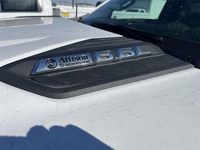 2024 Chevrolet Silverado 3500 HD Chassis Cab Vehicle Photo in ALCOA, TN 37701-3235