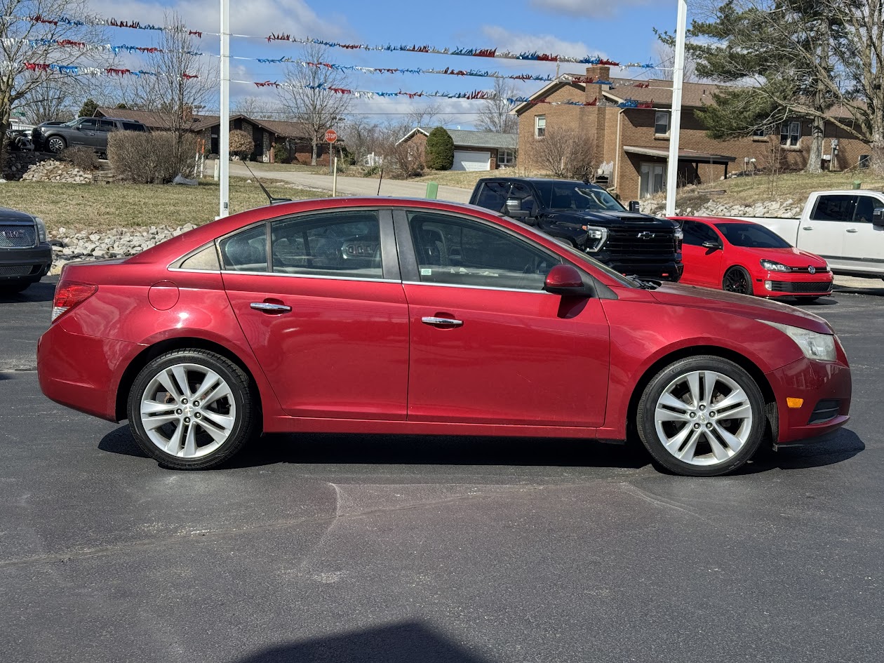 2011 Chevrolet Cruze Vehicle Photo in BOONVILLE, IN 47601-9633