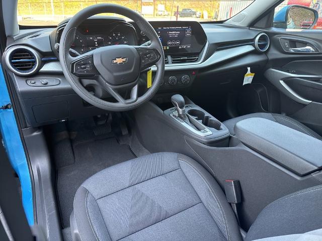 2025 Chevrolet Trax Vehicle Photo in MARION, NC 28752-6372