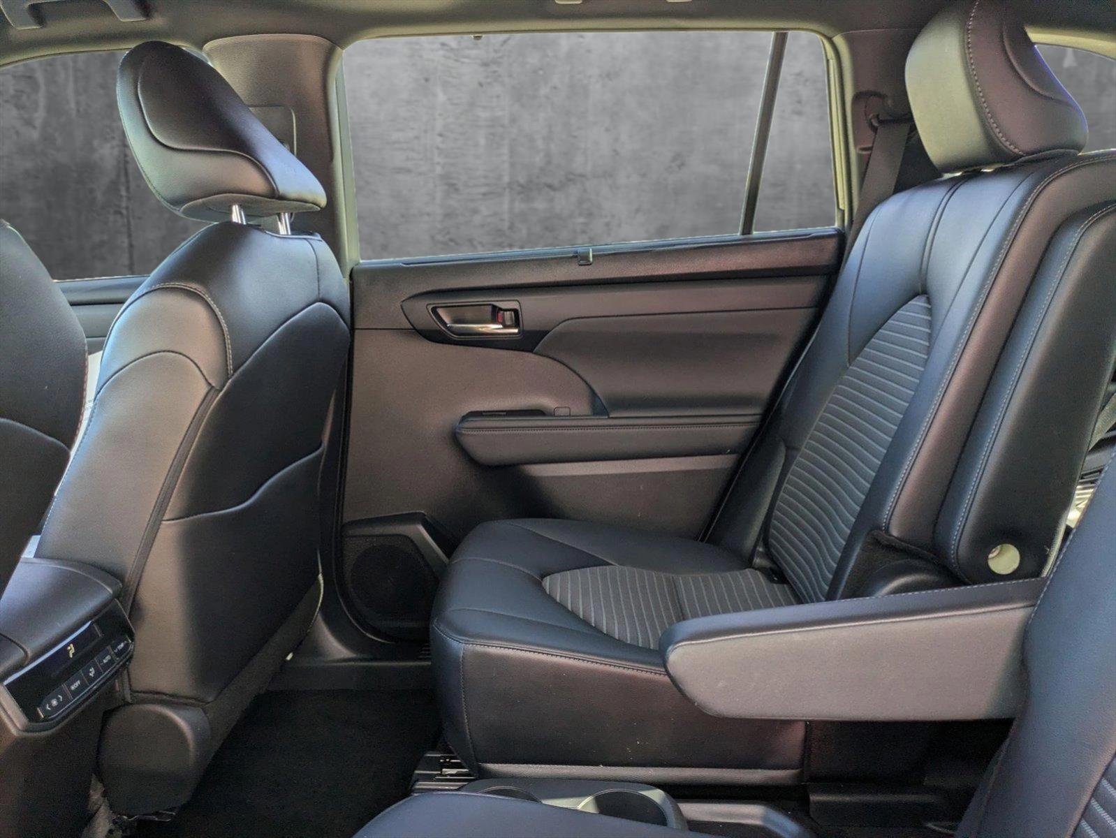 2024 Toyota Highlander Vehicle Photo in Winter Park, FL 32792