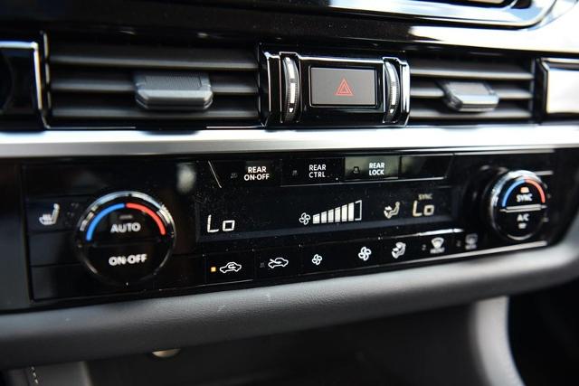 2025 Nissan Pathfinder Vehicle Photo in Ballwin, MO 63011