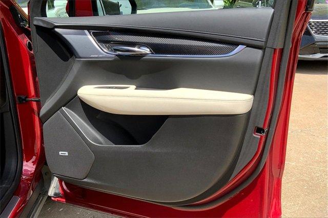 2023 Cadillac XT6 Vehicle Photo in KANSAS CITY, MO 64114-4545