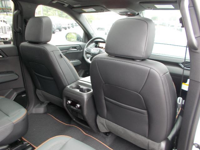2025 GMC Acadia Vehicle Photo in LOWELL, MA 01852-4336