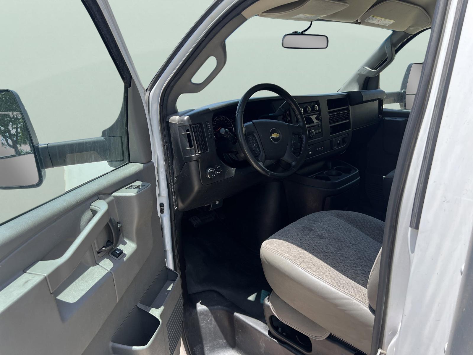 2021 Chevrolet Express Cutaway 3500 Vehicle Photo in GEORGETOWN, TX 78626-7508