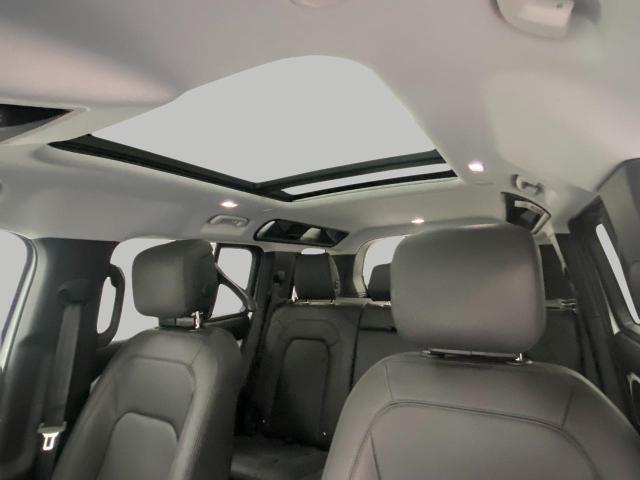2025 Defender Vehicle Photo in Appleton, WI 54913