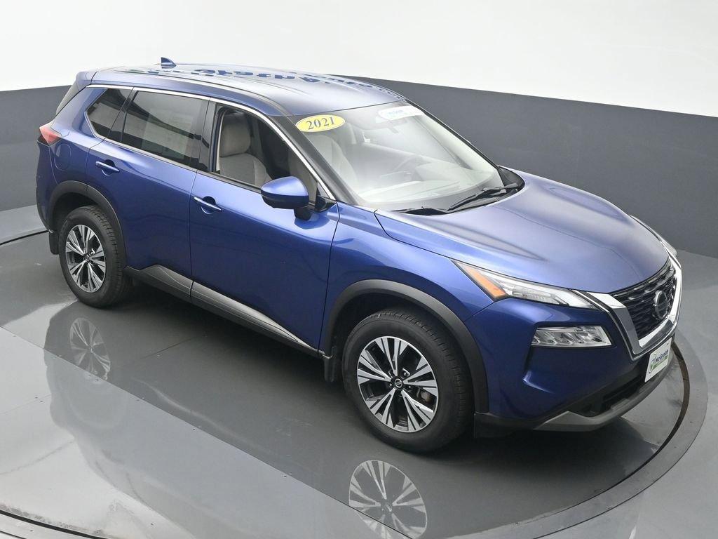 2021 Nissan Rogue Vehicle Photo in Marion, IA 52302