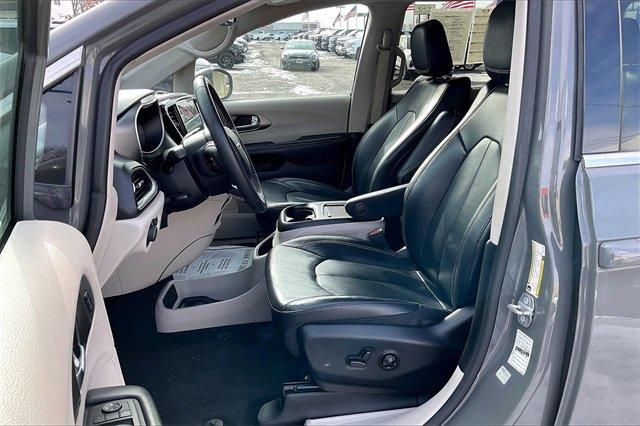 2022 Chrysler Pacifica Vehicle Photo in INDEPENDENCE, MO 64055-1314