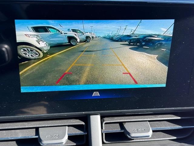 2025 Chevrolet Trax Vehicle Photo in COLUMBIA, MO 65203-3903