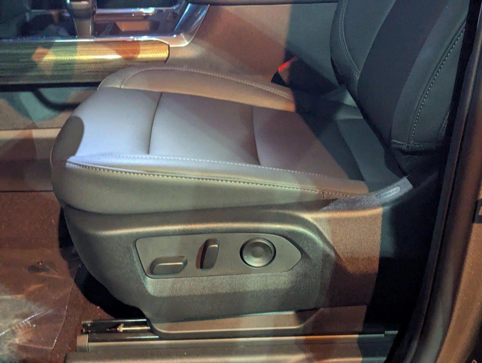 2025 Chevrolet Silverado 1500 Vehicle Photo in MIAMI, FL 33134-2699