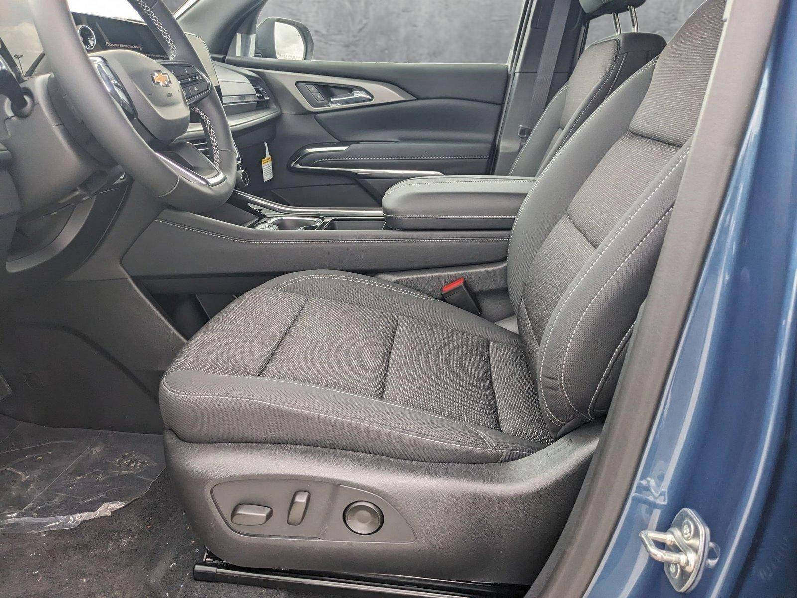 2025 Chevrolet Traverse Vehicle Photo in MIAMI, FL 33172-3015