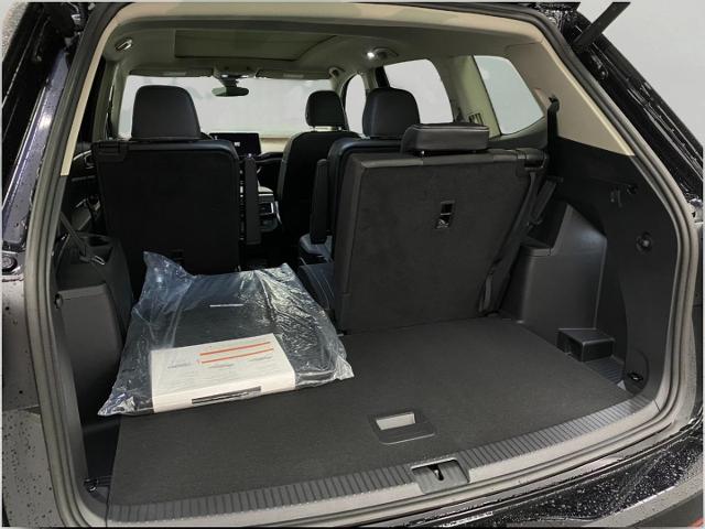 2025 Volkswagen Atlas Vehicle Photo in Appleton, WI 54913