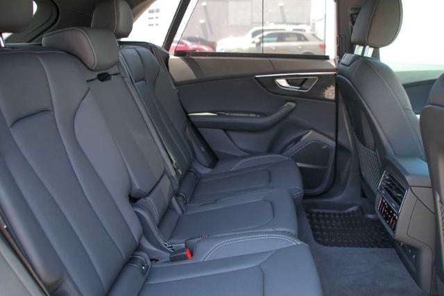 2025 Audi Q8 Vehicle Photo in SUGAR LAND, TX 77478