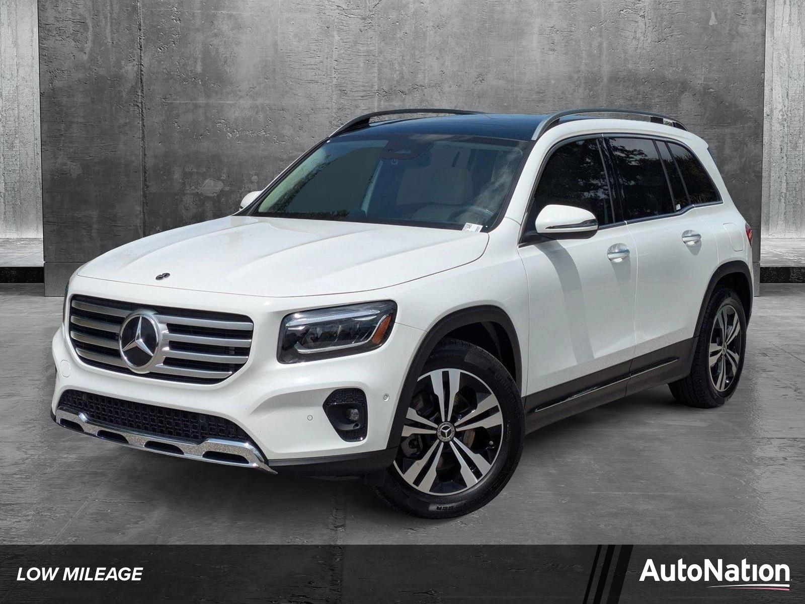 2025 Mercedes-Benz GLB Vehicle Photo in Sarasota, FL 34231