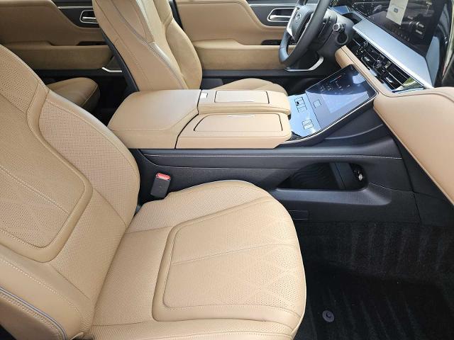 2025 INFINITI QX80 Vehicle Photo in Fort Worth, TX 76132