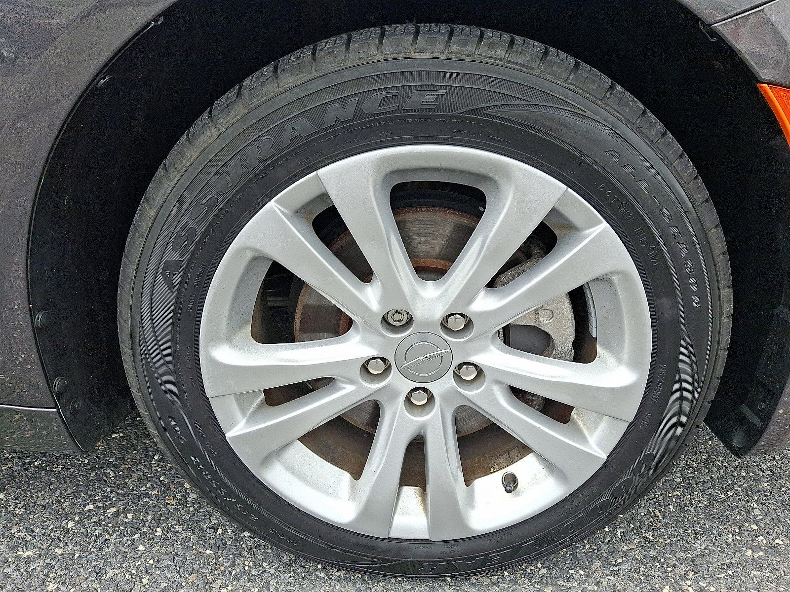 2015 Chrysler 200 Vehicle Photo in BETHLEHEM, PA 18017-9401