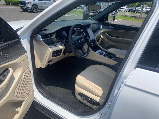 2025 Jeep Grand Cherokee Vehicle Photo in Doylsetown, PA 18901