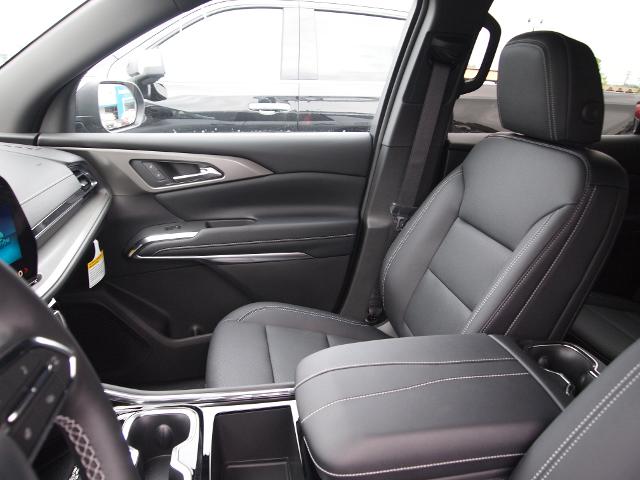 2025 Chevrolet Traverse Vehicle Photo in MADISON, IN 47250-1611