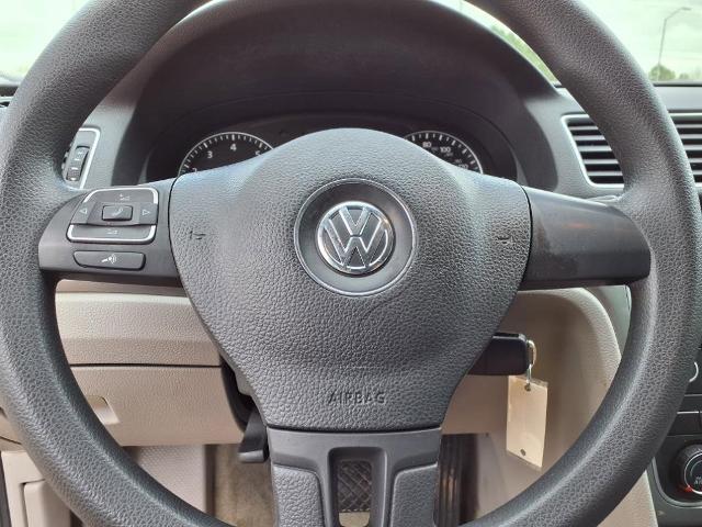 2013 Volkswagen Passat Vehicle Photo in HENDERSON, NC 27536-2966