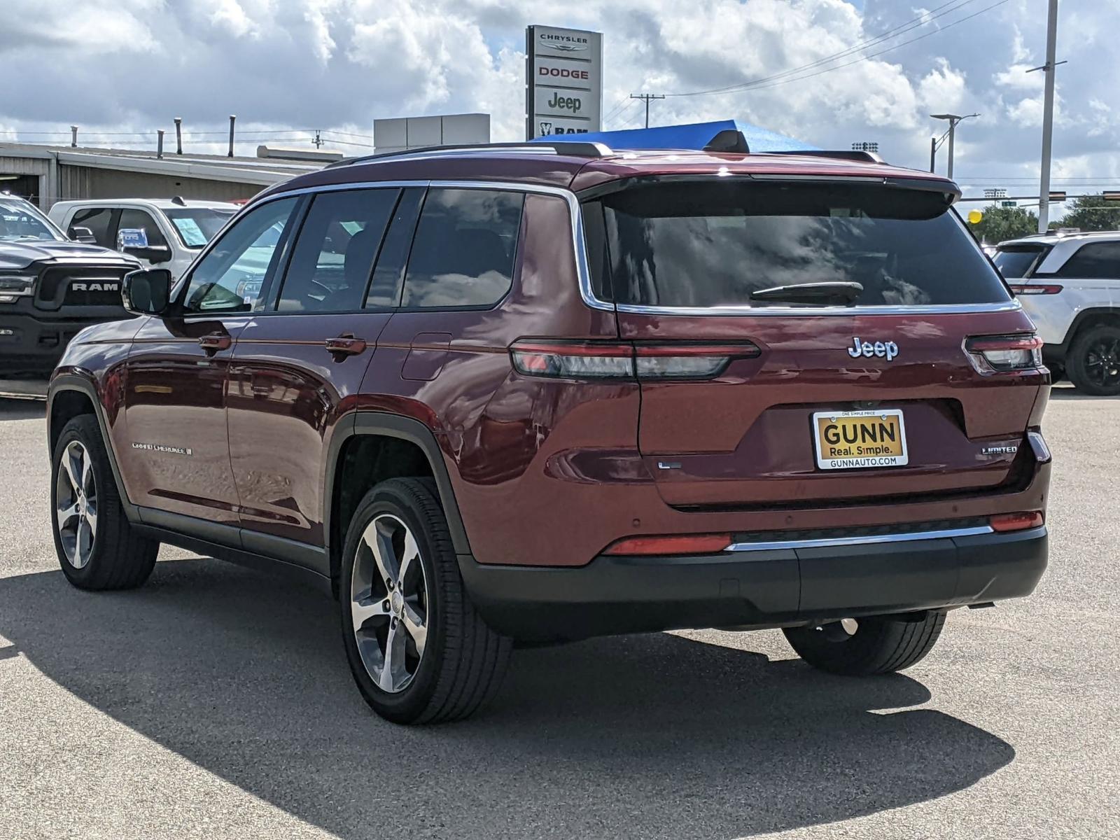 2023 Jeep Grand Cherokee L Vehicle Photo in Seguin, TX 78155