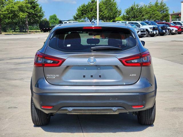 2022 Nissan Rogue Sport Vehicle Photo in DENTON, TX 76210-9321