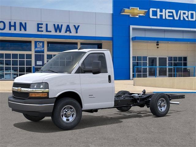 2025 Chevrolet Express Commercial Cutaway Vehicle Photo in ENGLEWOOD, CO 80113-6708