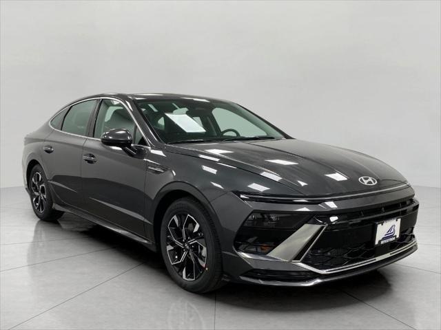 2025 Hyundai SONATA Vehicle Photo in Neenah, WI 54956
