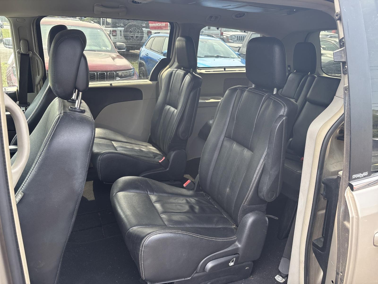 2014 Chrysler Town & Country Vehicle Photo in Mechanicsburg, PA 17050-1707