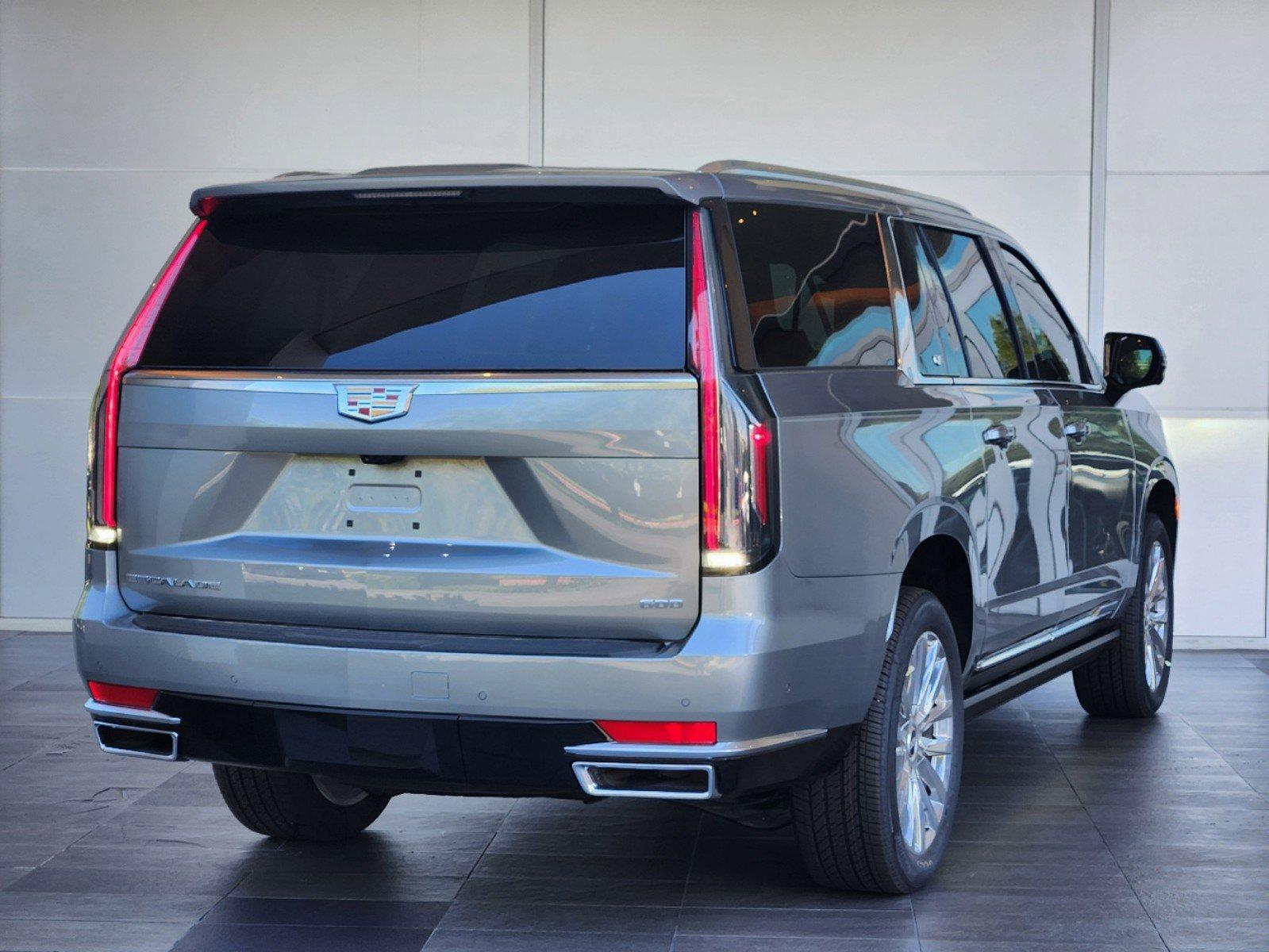 2024 Cadillac Escalade ESV Vehicle Photo in HOUSTON, TX 77079-1502