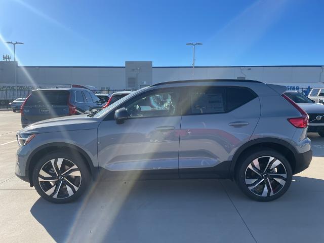 2025 Volvo XC40 Vehicle Photo in Grapevine, TX 76051