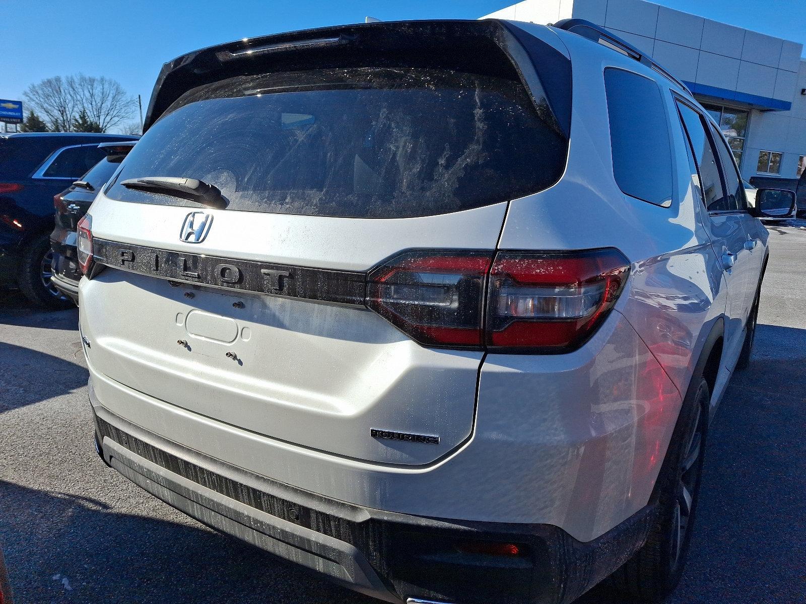 2023 Honda Pilot Vehicle Photo in BETHLEHEM, PA 18017-9401