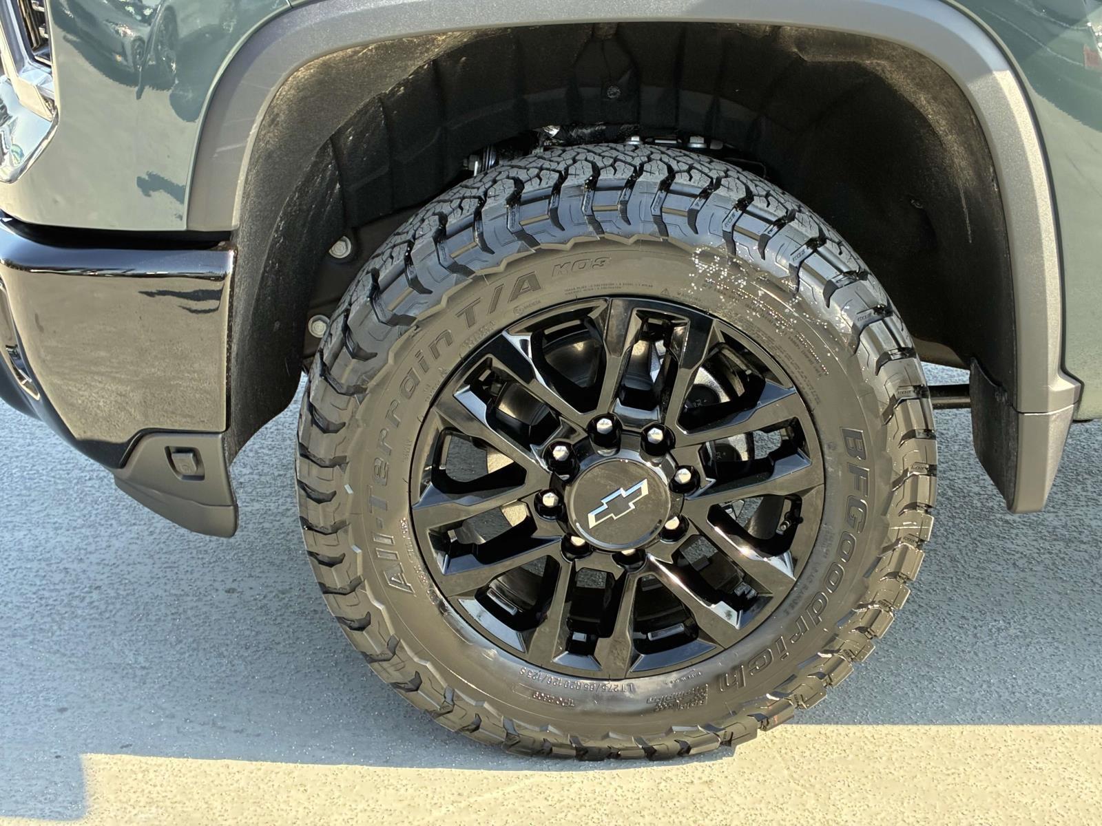 2025 Chevrolet Silverado 2500 HD Vehicle Photo in LOS ANGELES, CA 90007-3794