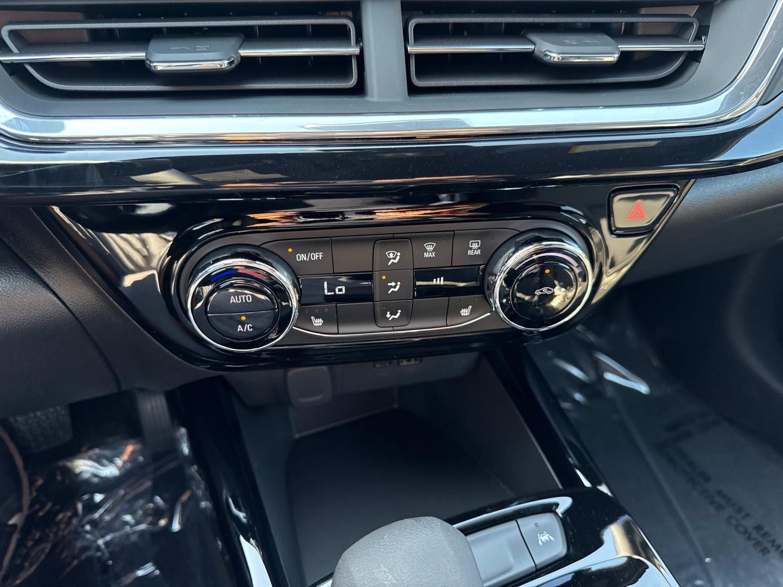 2025 Chevrolet Trax Vehicle Photo in LOS ANGELES, CA 90007-3794