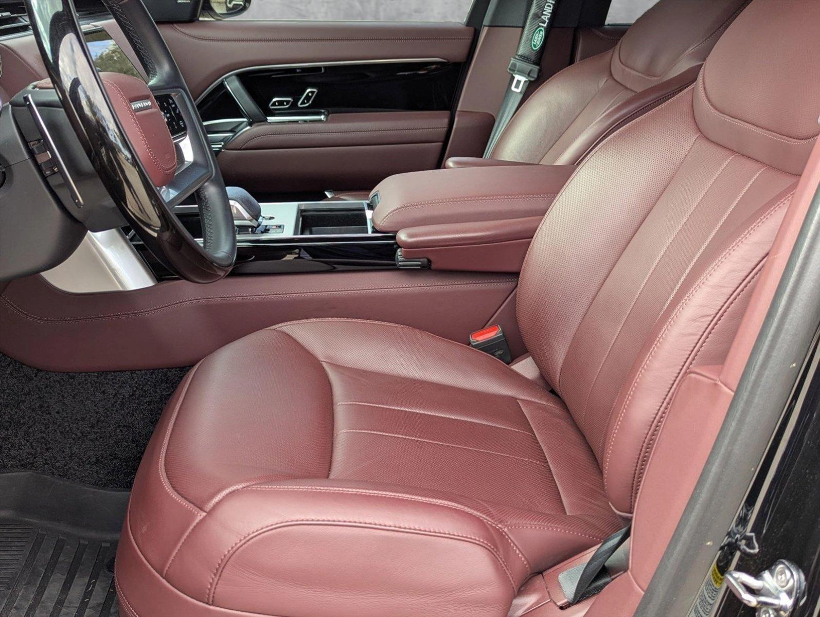 2024 Land Rover Range Rover Vehicle Photo in Pembroke Pines , FL 33027