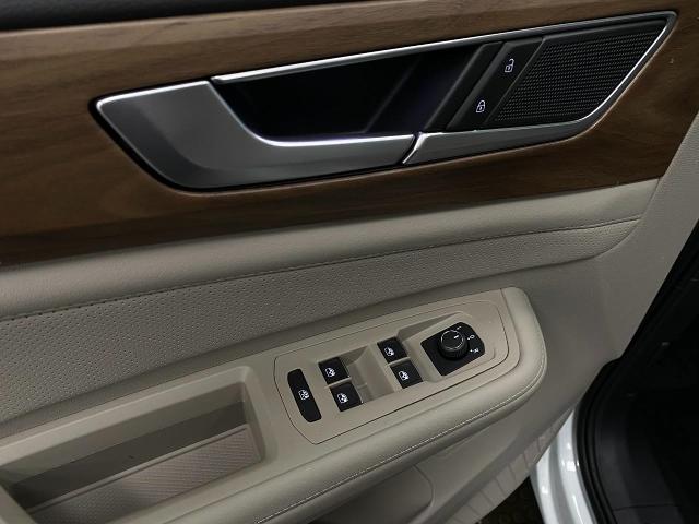 2025 Volkswagen Atlas Vehicle Photo in Appleton, WI 54913