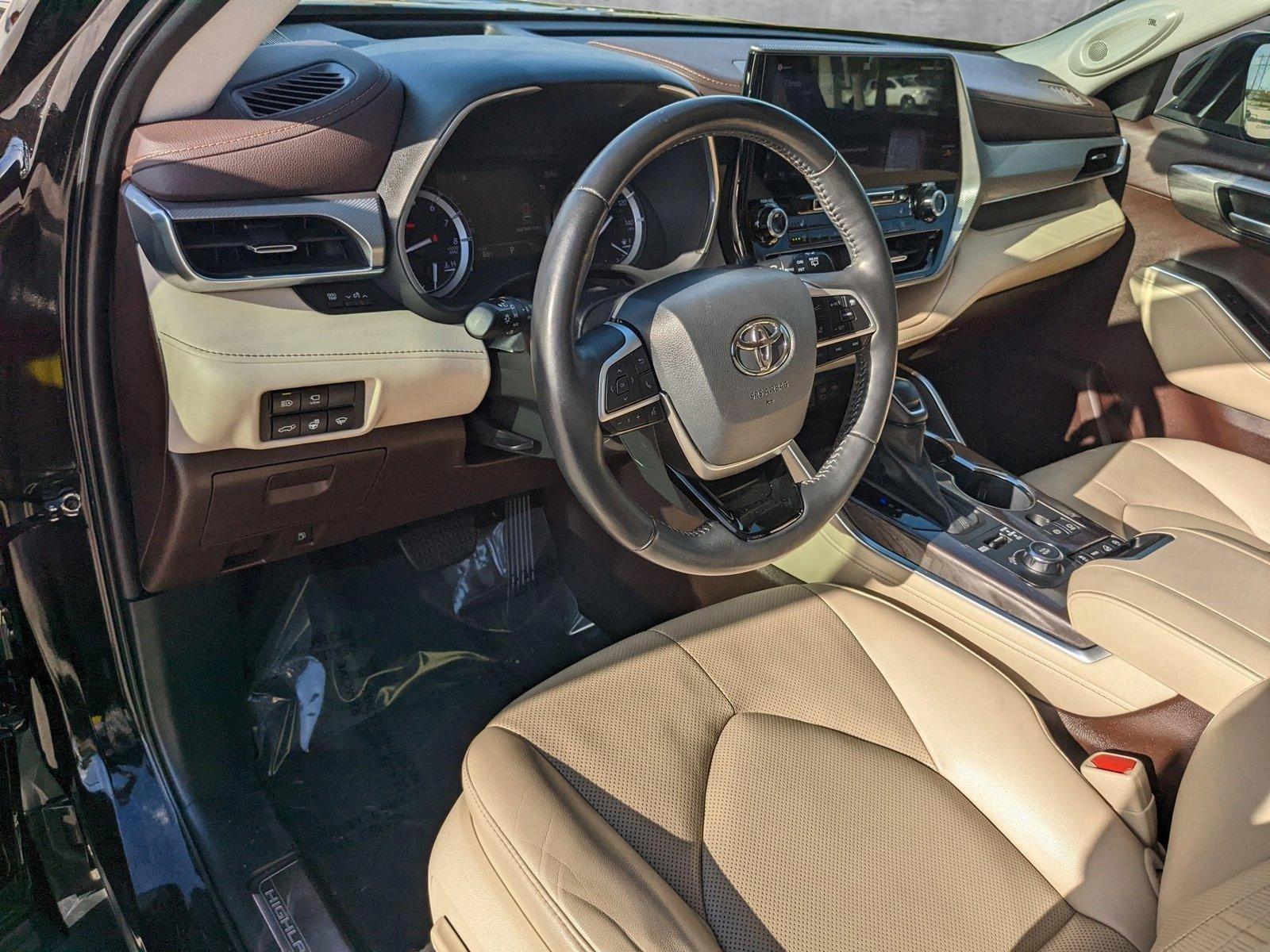 2022 Toyota Highlander Vehicle Photo in Davie, FL 33331
