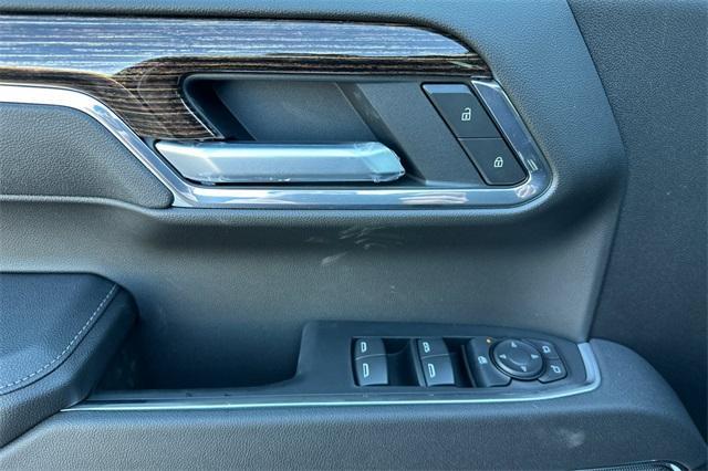 2025 GMC Sierra 1500 Vehicle Photo in ELK GROVE, CA 95757-8703