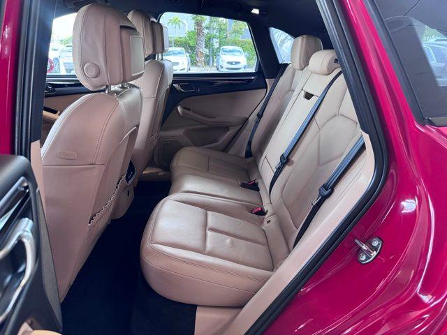 2022 Porsche Macan Vehicle Photo in DELRAY BEACH, FL 33483-3294