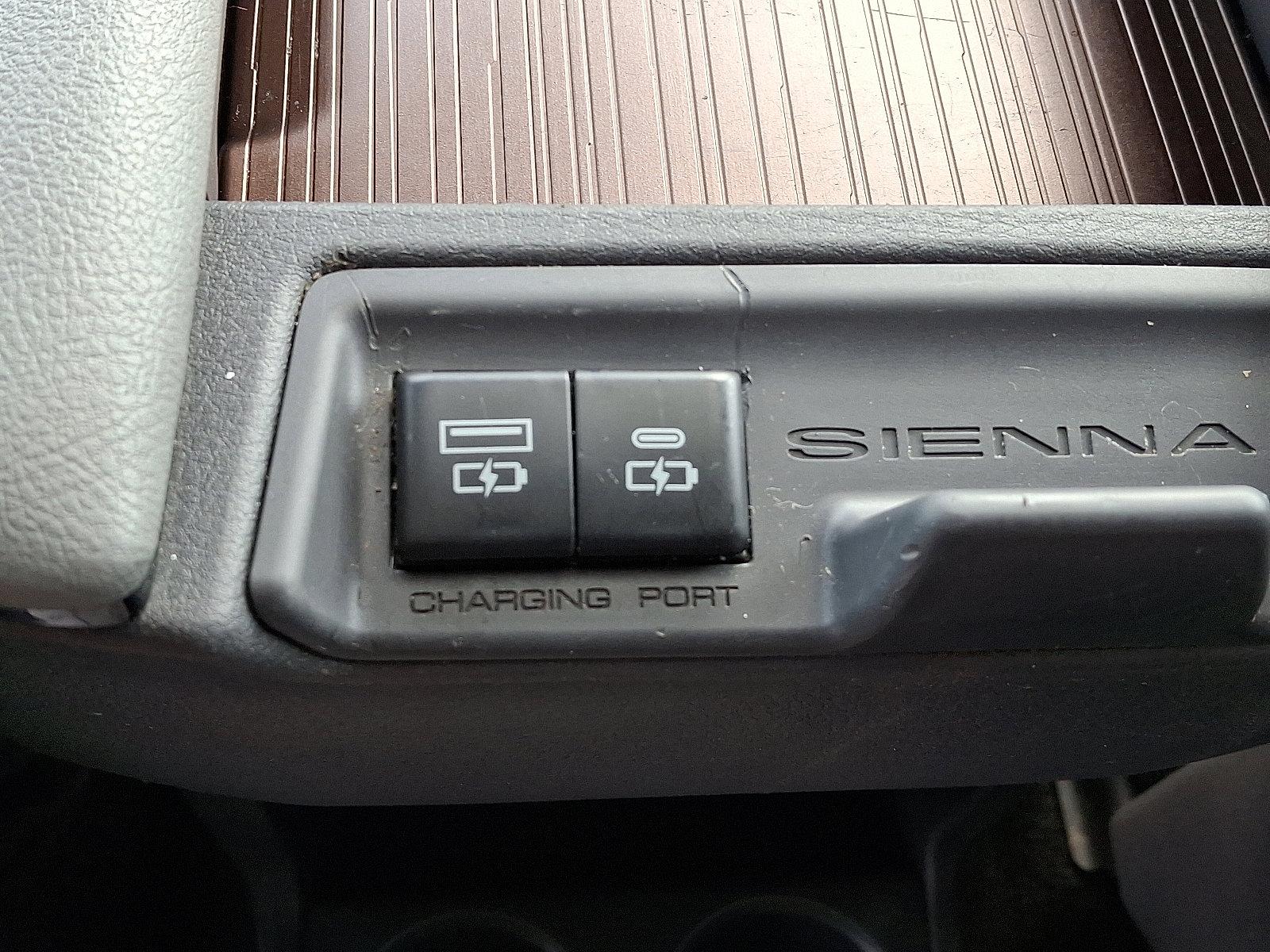 2021 Toyota Sienna Vehicle Photo in Harrisburg, PA 17111