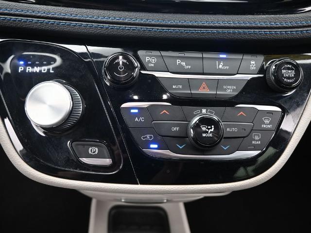 2021 Chrysler Pacifica Vehicle Photo in Cedar Rapids, IA 52402