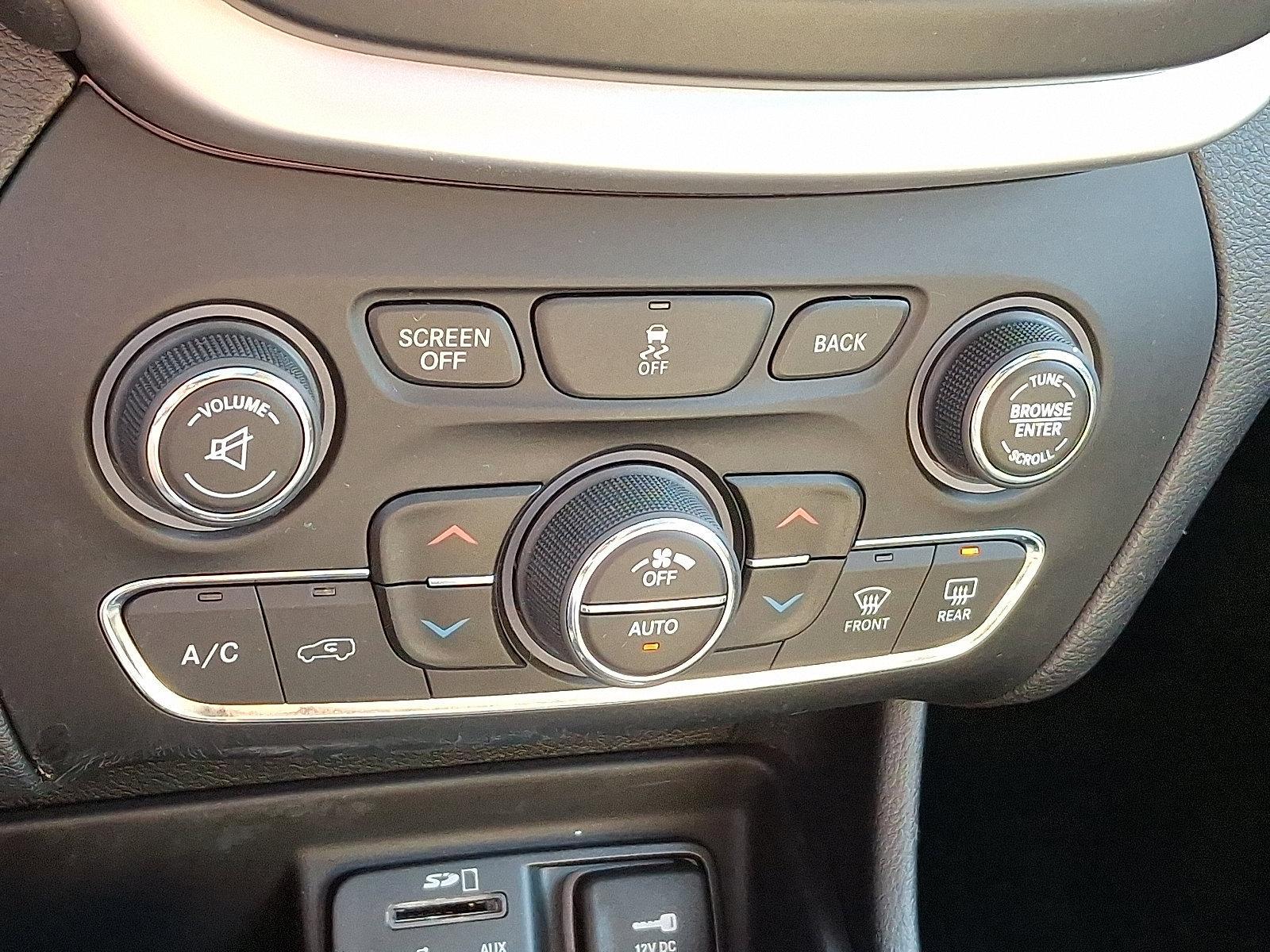 2016 Jeep Cherokee Vehicle Photo in Harrisburg, PA 17111